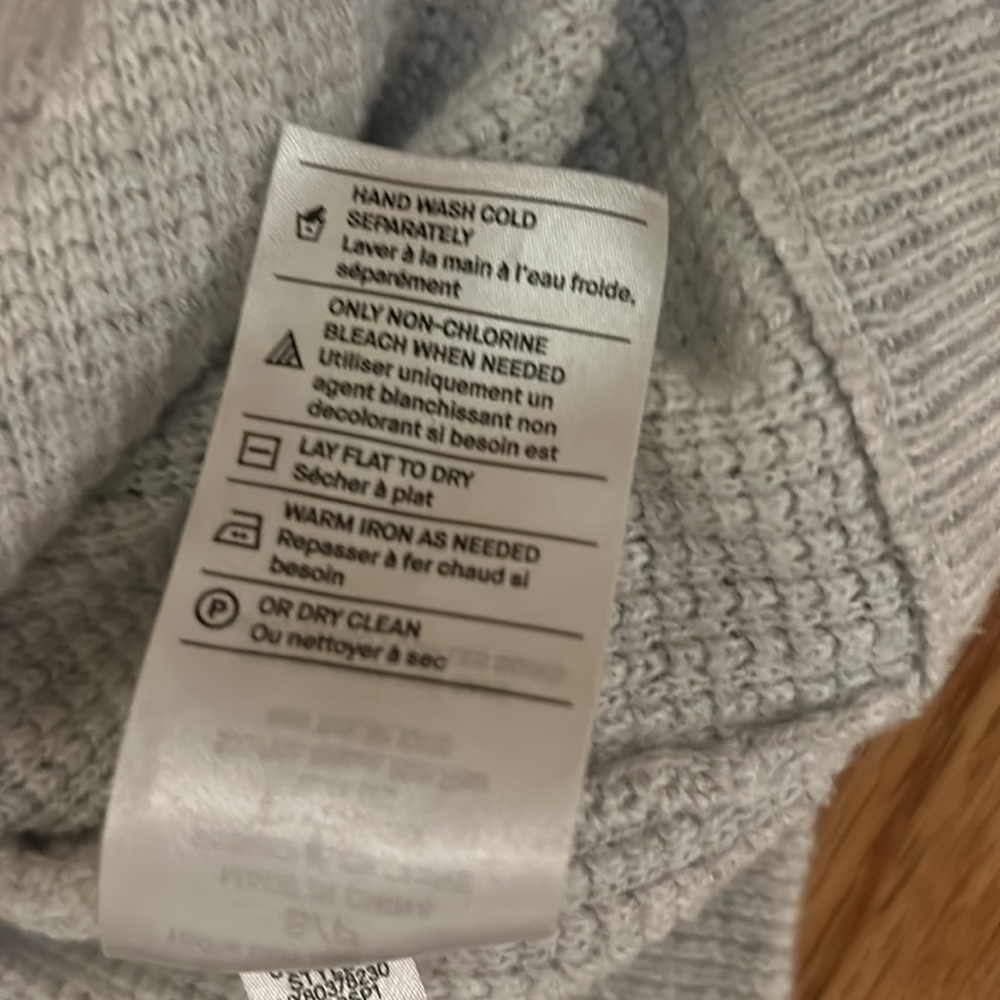 Vince Sweater - Picture 6 of 7